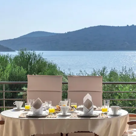 Blue Island Villa
