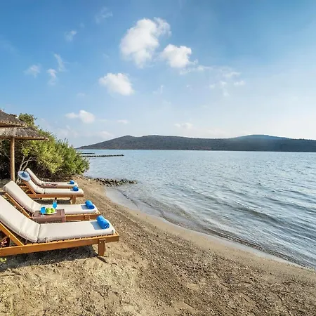 Blue Island Villa *